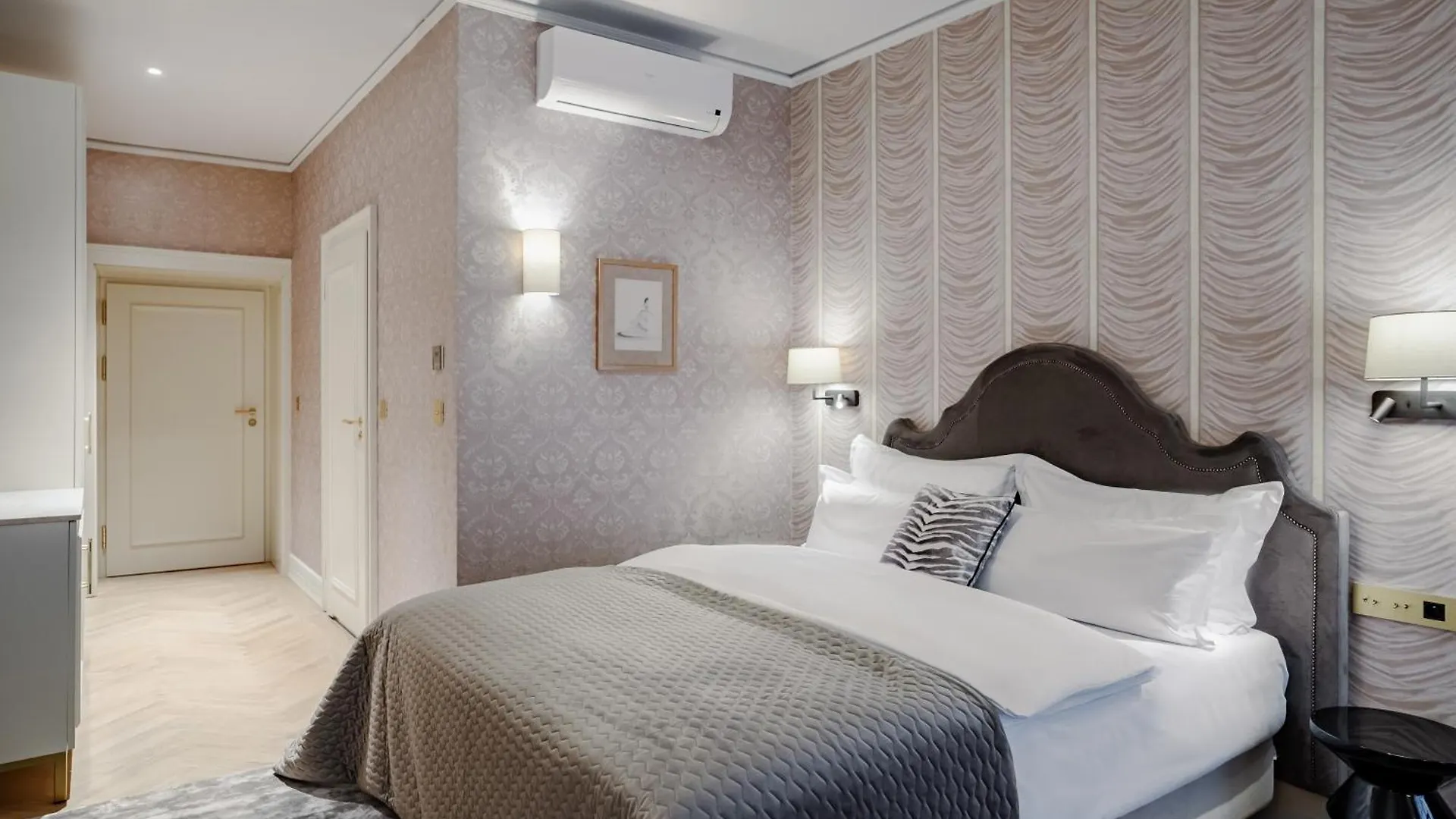 Hotel Unicus Palace Old Town - Destigo Hotels Krakow Poland